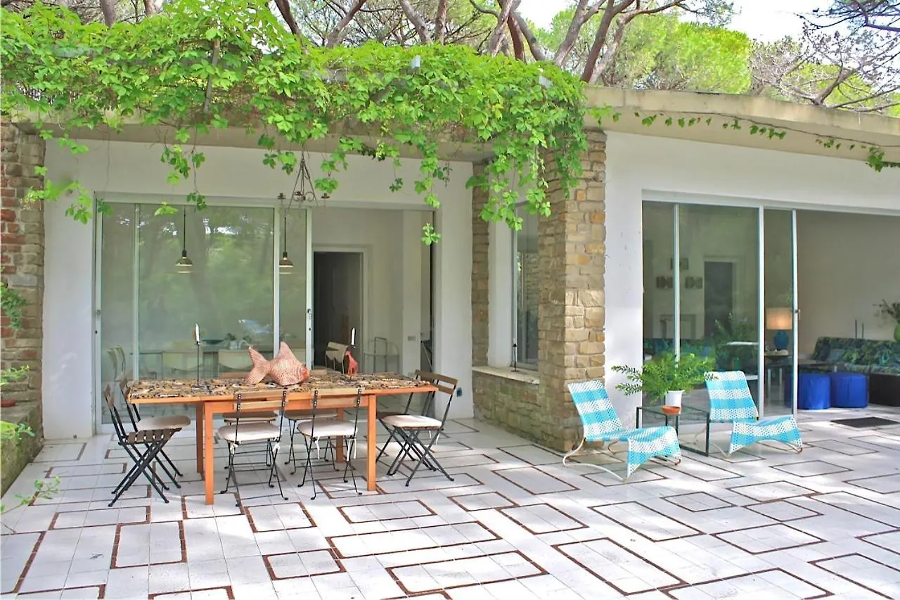 Villa Conchiglia Roccamare Italy